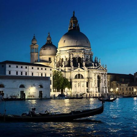 Le Vele Pied-A-Terre Apartment Venesia Bagian luar foto