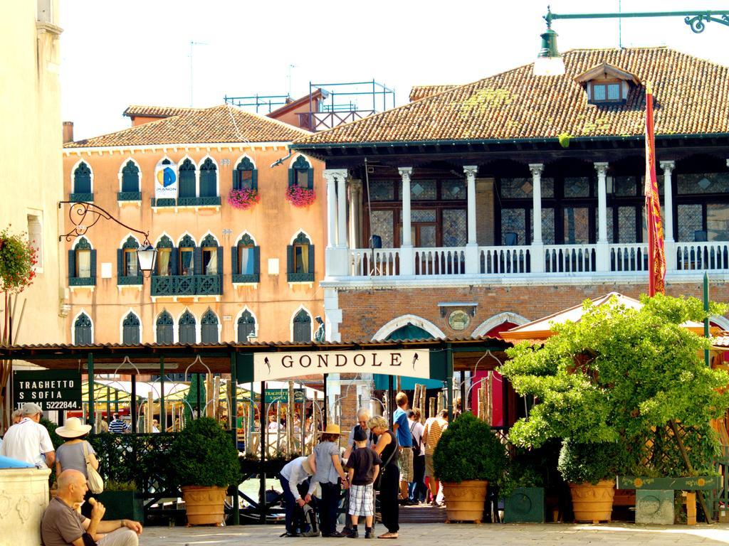 Le Vele Pied-A-Terre Apartment Venesia Bagian luar foto